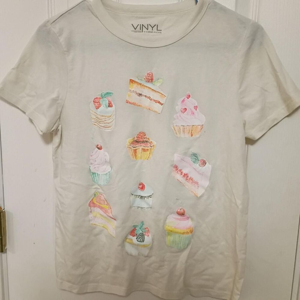 Women's T-shirt with cupcakes size adult S
